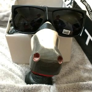 Men's or ladies sunglasses NYS City very dark polarized new with tags